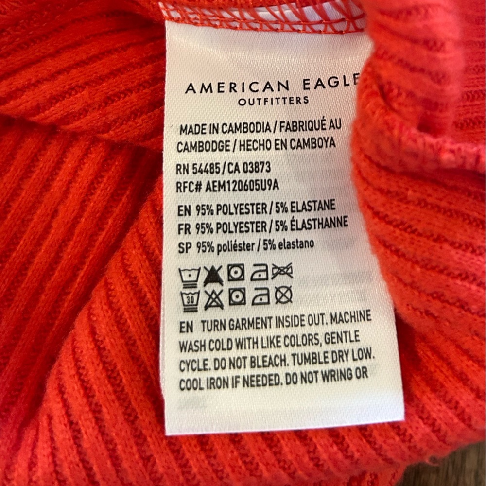 American Eagle Super Soft Crew Neck Sweater - Size Small Red NWT - Picture 5 of 5